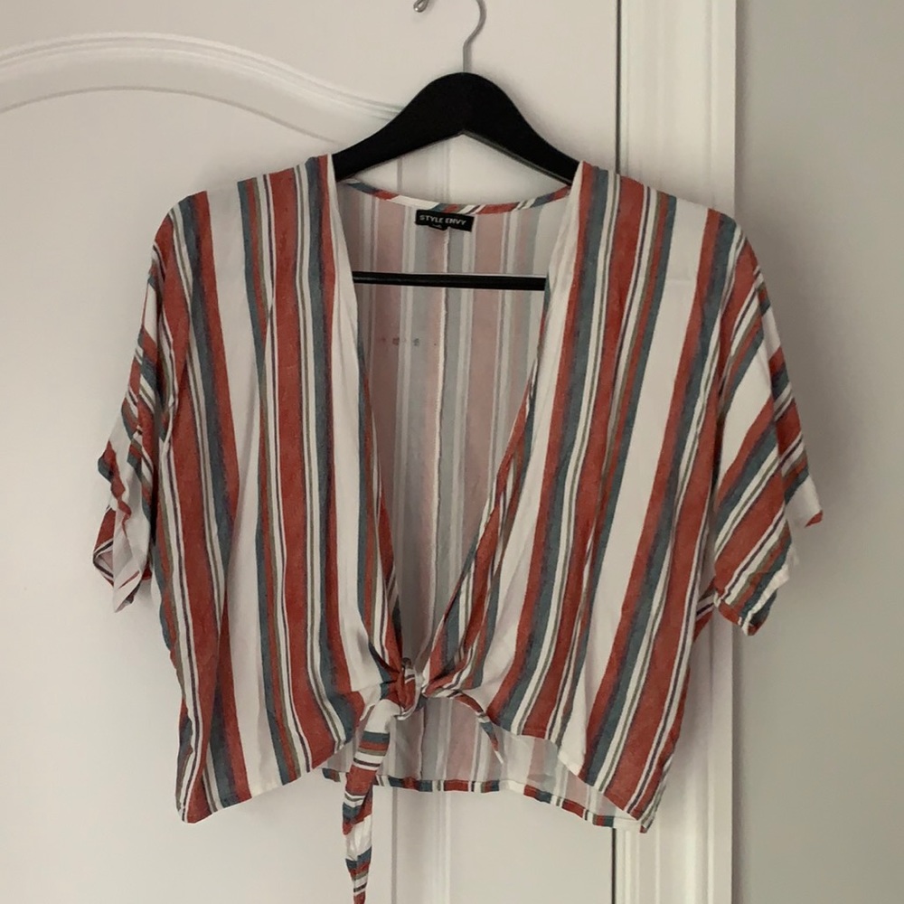 Style envy, size large, colored stripes